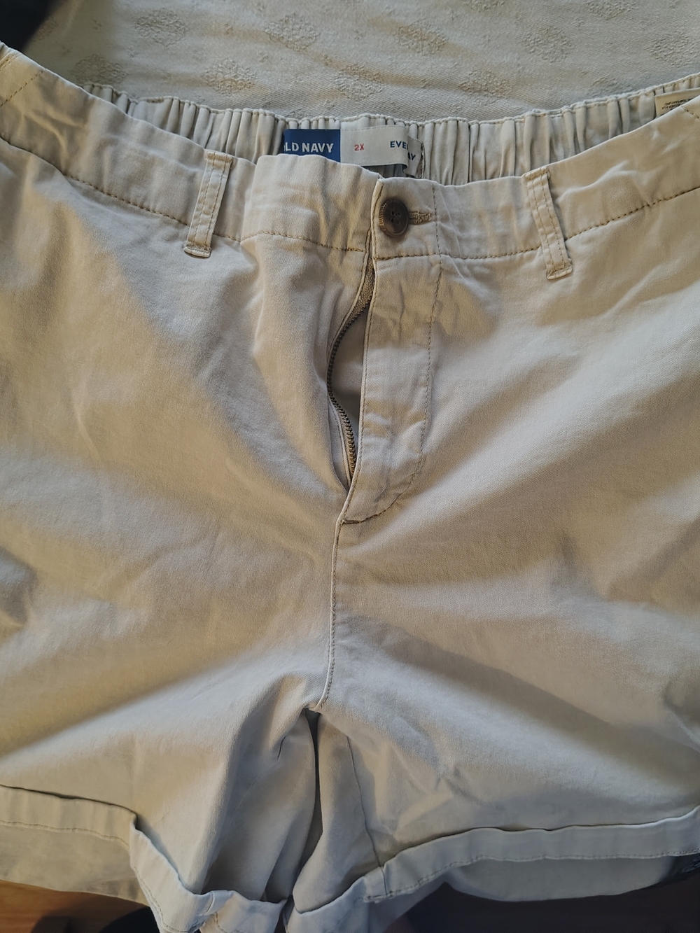 Old Navy Men's Light Tan Elastic-Waist Casual Shorts